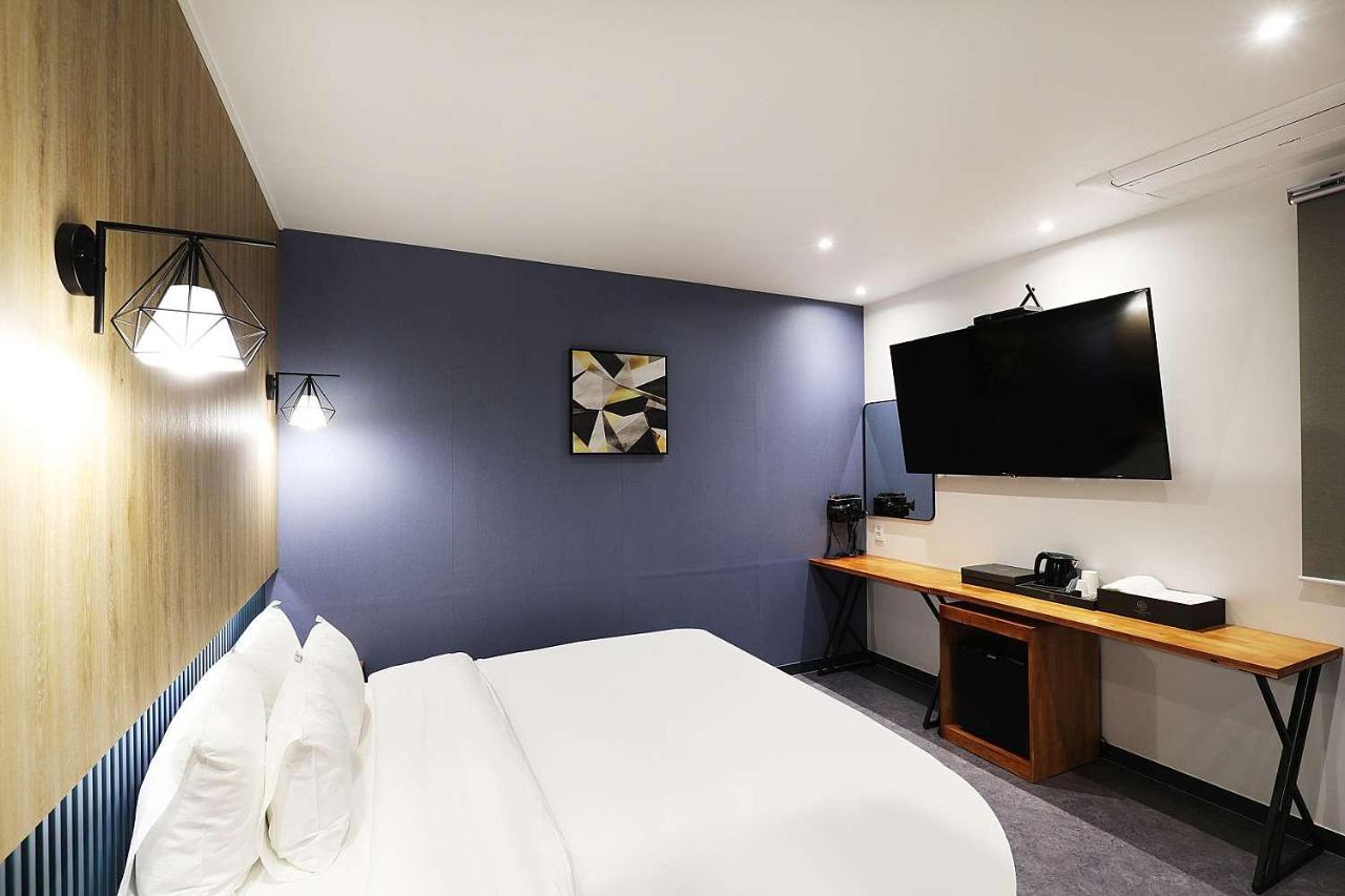 Mariposa Hotel Songtan 平沢市 エクステリア 写真