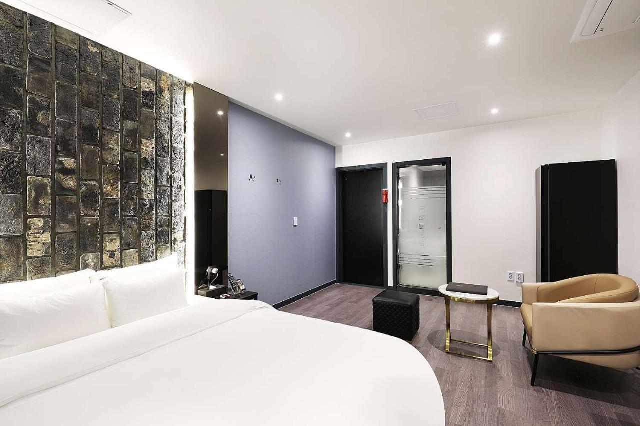 Mariposa Hotel Songtan 平沢市 エクステリア 写真