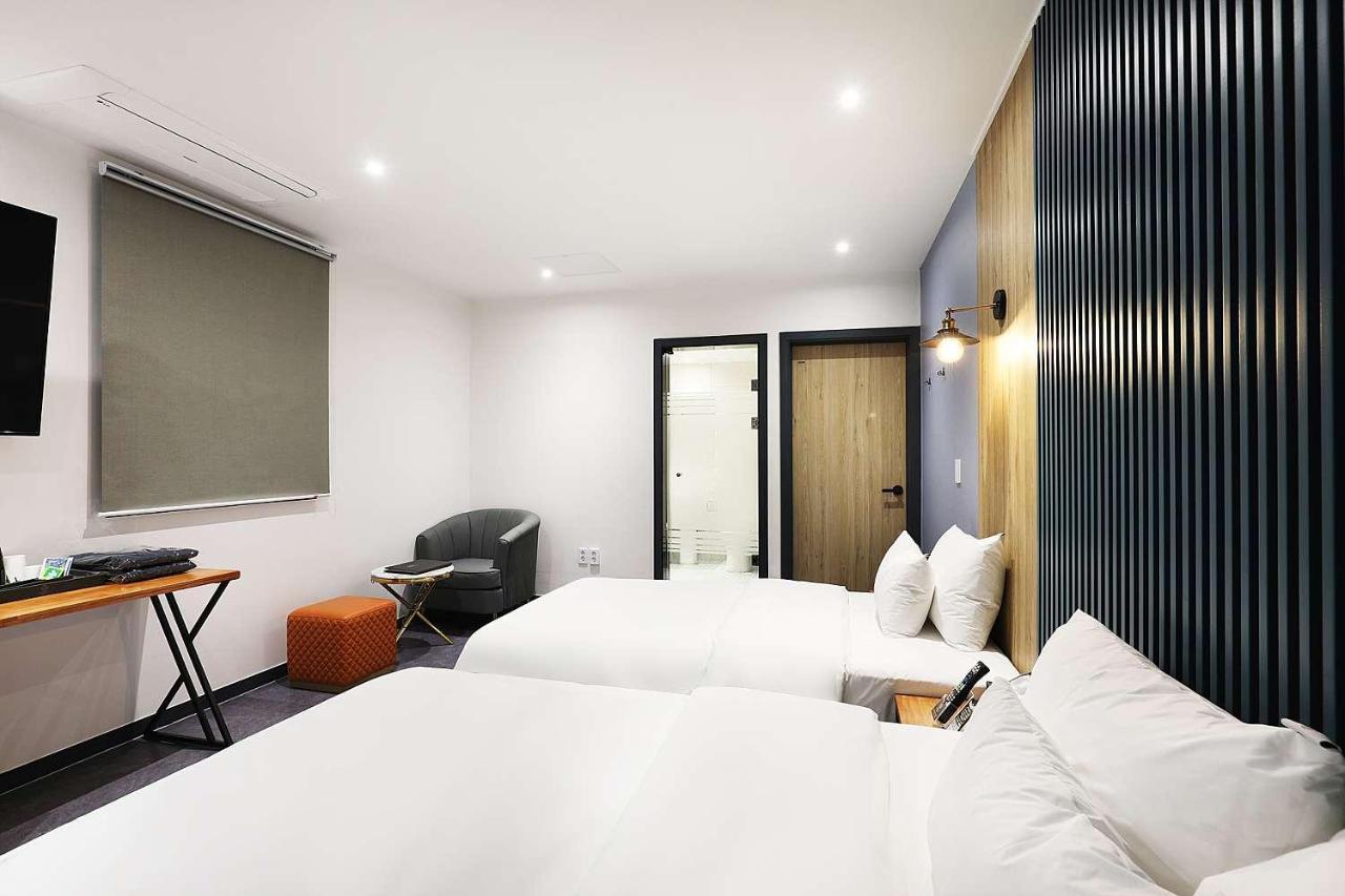 Mariposa Hotel Songtan 平沢市 エクステリア 写真