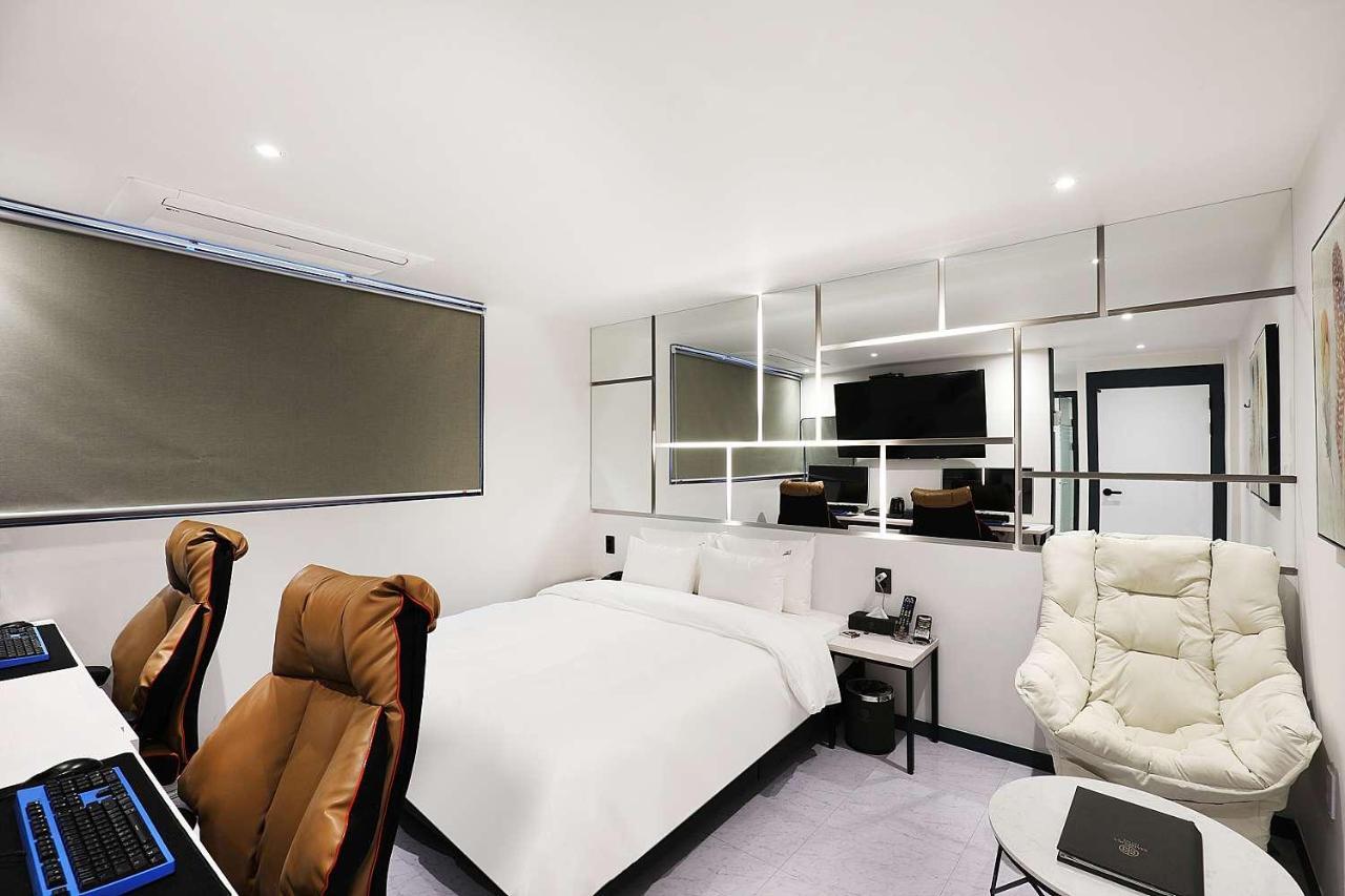 Mariposa Hotel Songtan 平沢市 エクステリア 写真