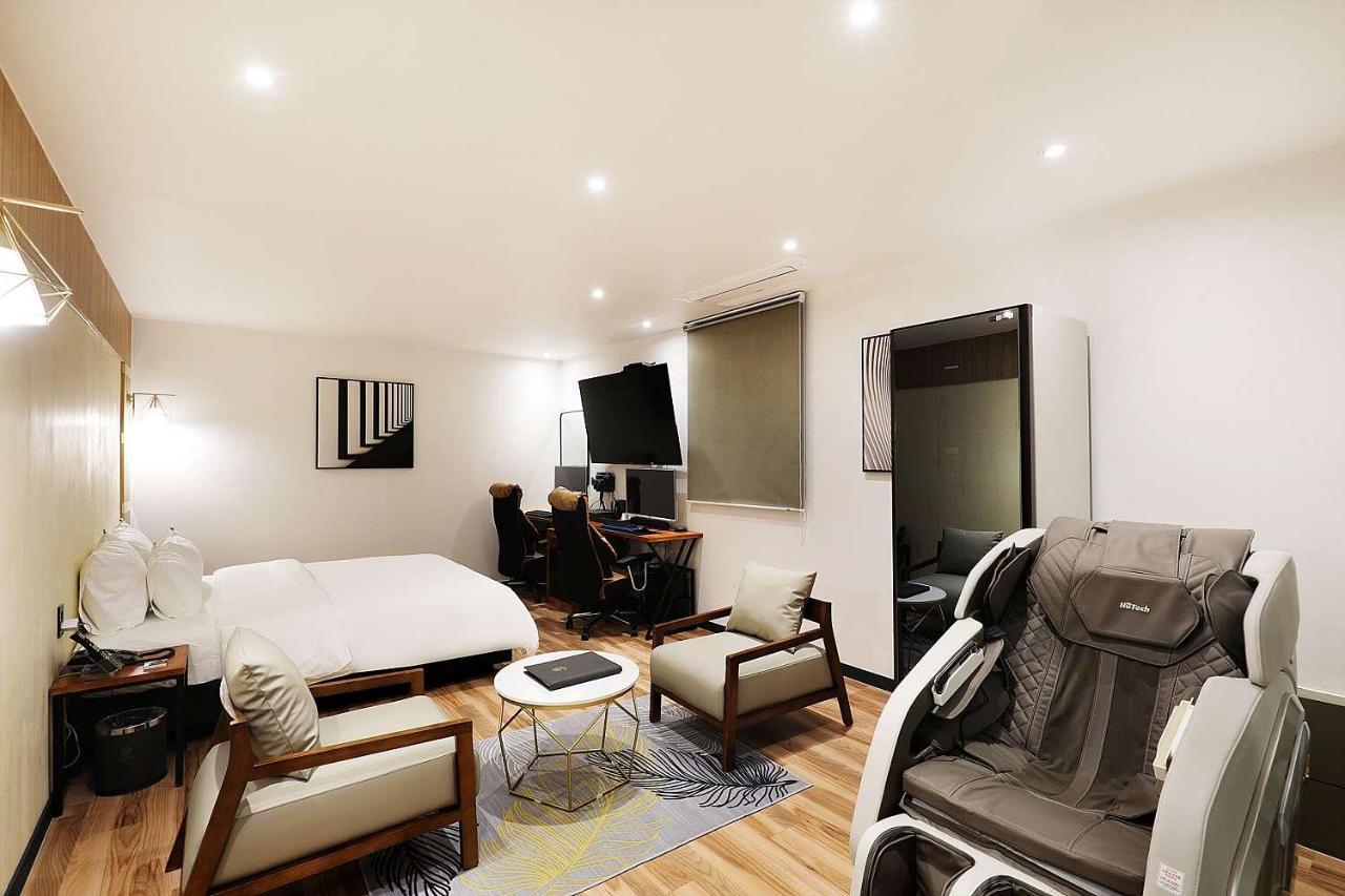 Mariposa Hotel Songtan 平沢市 エクステリア 写真